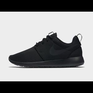 All Black Nike Roshe 6.5